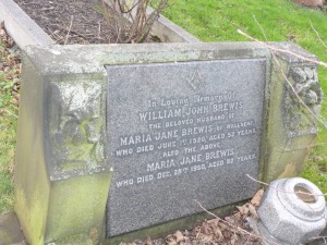 In loving memory of William John Brewis The beloved husband of Mary Jane Brewis of Wallsend Who died June 1st 1920, aged 52 years also the above Mary Jane Brewis who died Dec 28th 1950, aged 82 years